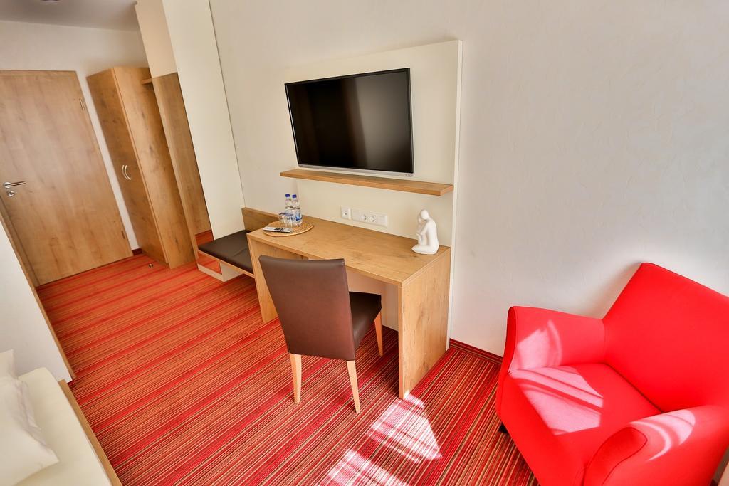 Hotel Ochsen Ammerbuch Δωμάτιο φωτογραφία