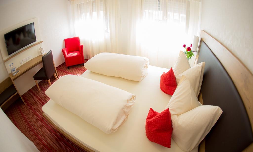 Hotel Ochsen Ammerbuch Δωμάτιο φωτογραφία